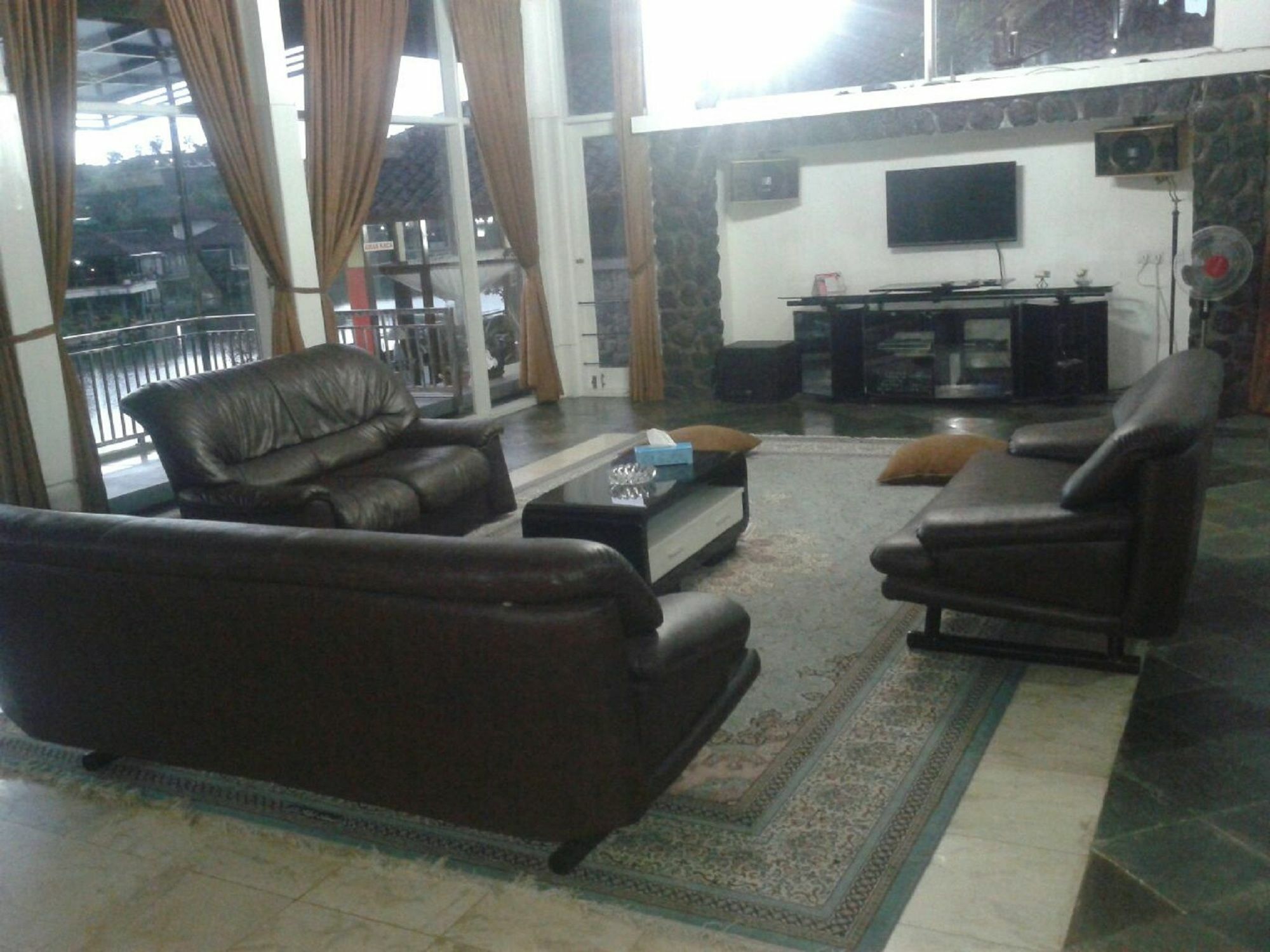 Villa Bukit Danau Cipanas  Eksteriør bilde